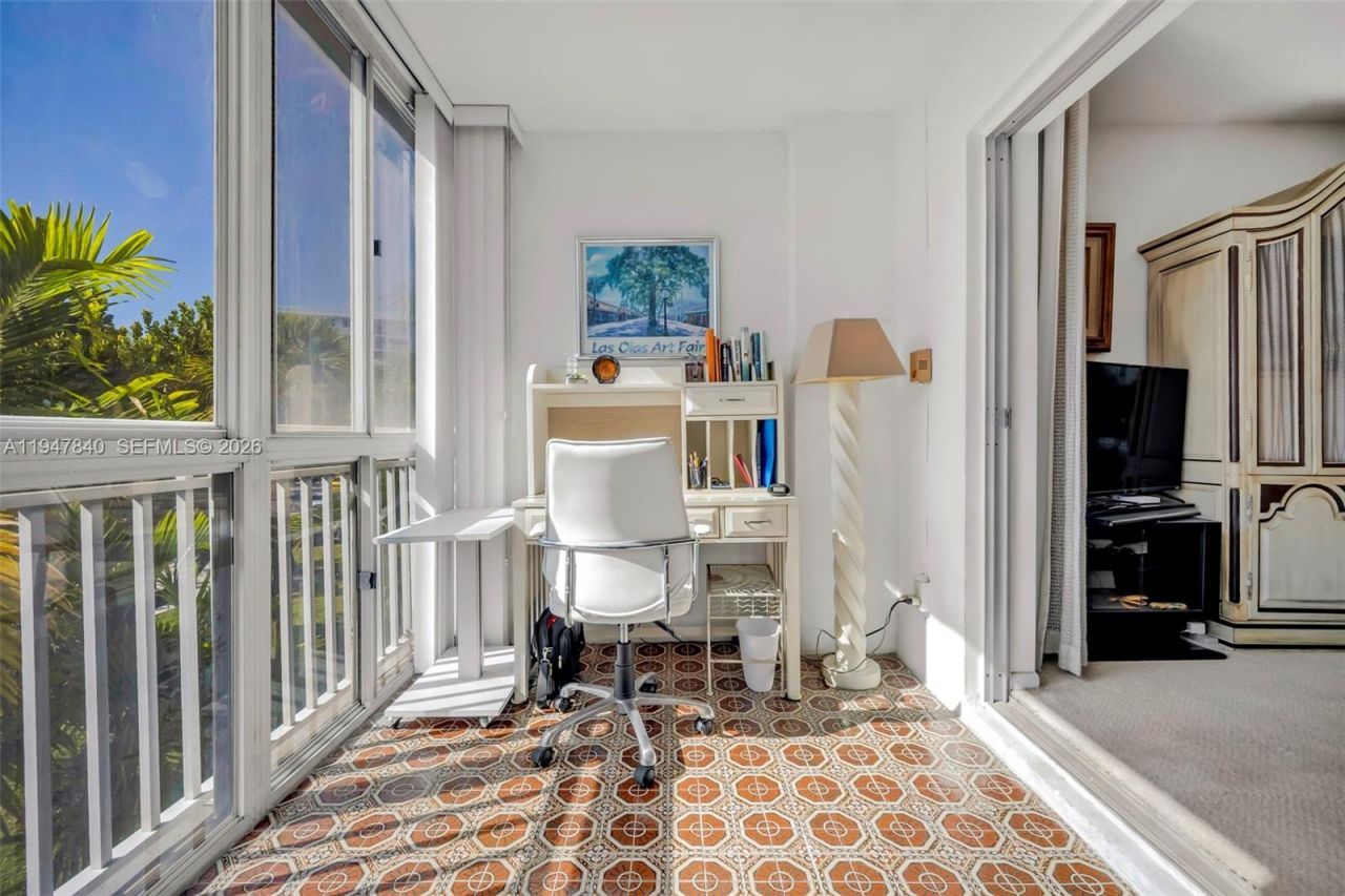 3800 Hillcrest Dr, Unit 316, Hollywood, FL 33021 Photo