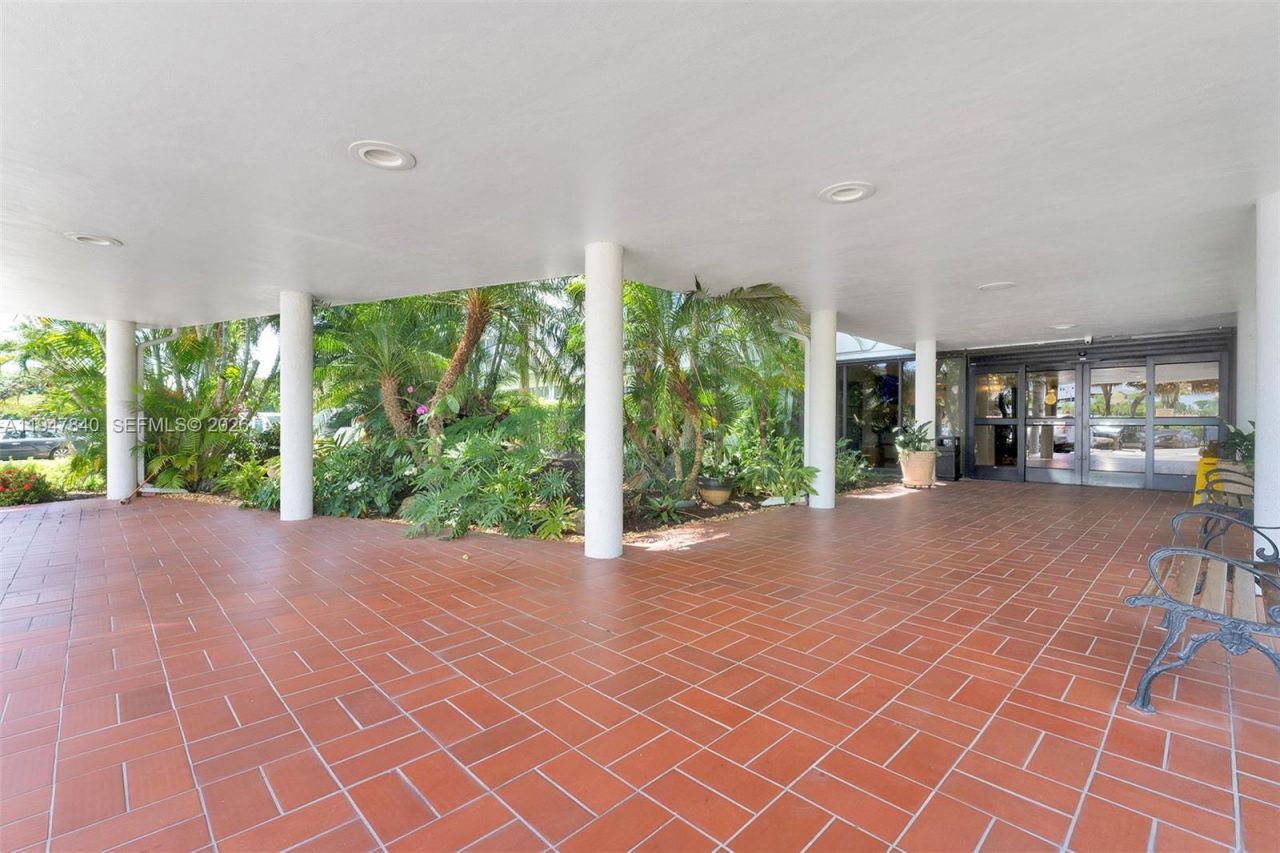 3800 Hillcrest Dr, Unit 316, Hollywood, FL 33021 Photo