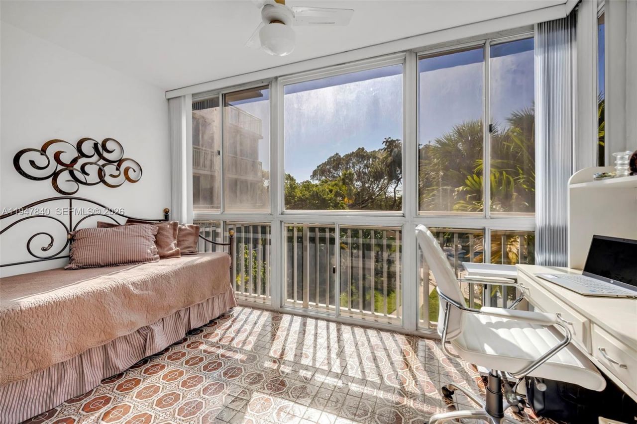 3800 Hillcrest Dr, Unit 316, Hollywood, FL 33021 Photo