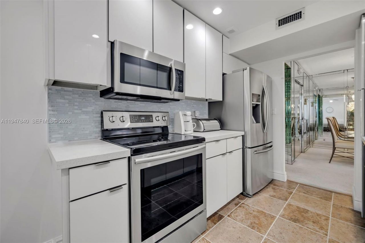 3800 Hillcrest Dr, Unit 316, Hollywood, FL 33021 Photo