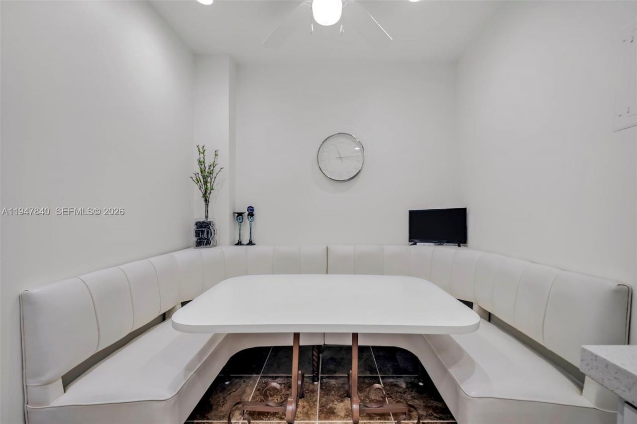 3800 Hillcrest Dr, Unit 316, Hollywood, FL 33021 Photo