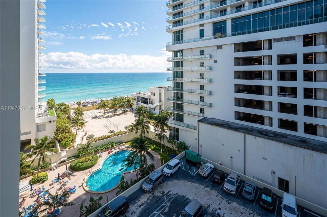 Please Call For Address, Unit 9J, Hollywood, FL 33019 Photo