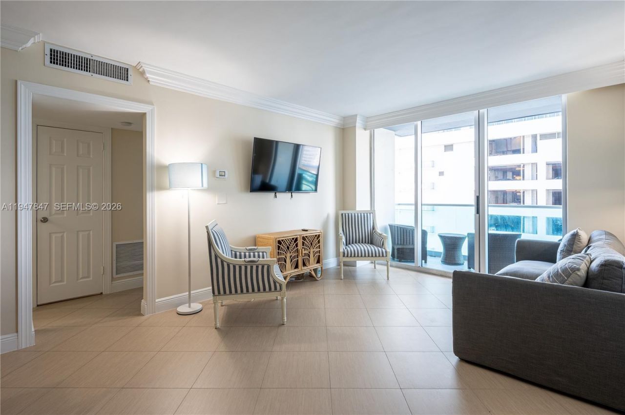 Please Call For Address, Unit 9J, Hollywood, FL 33019 Photo