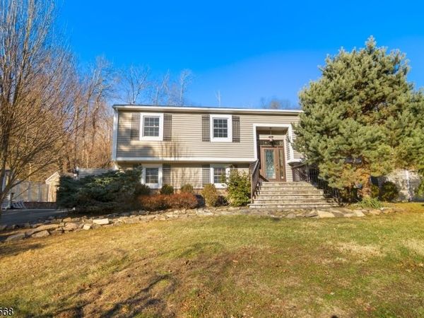 34 Brookside Ave, Mansfield, NJ 07840