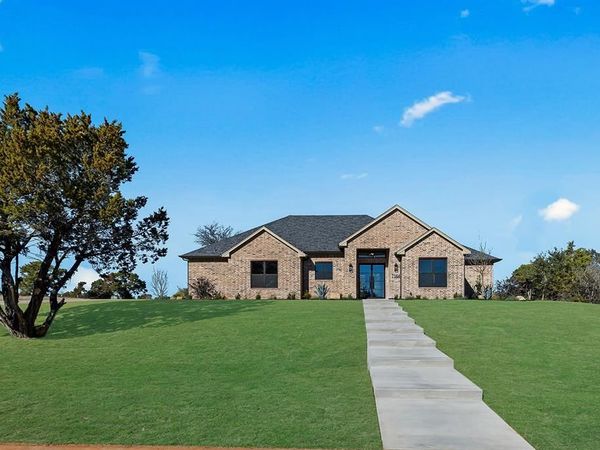 7164 Carnoustie Drive, Cleburne, TX 76033