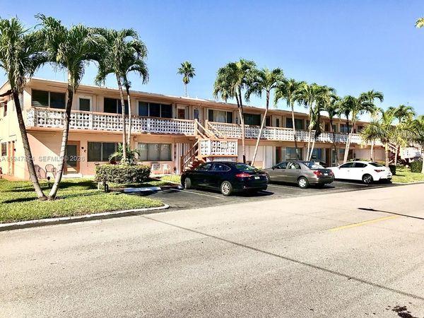 900 SW 11th Ave, Unit 7C, Hallandale Beach, FL 33009