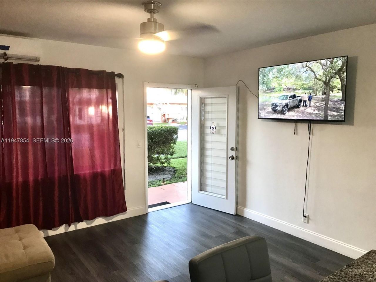 900 SW 11th Ave, Unit 7C, Hallandale Beach, FL 33009 Photo