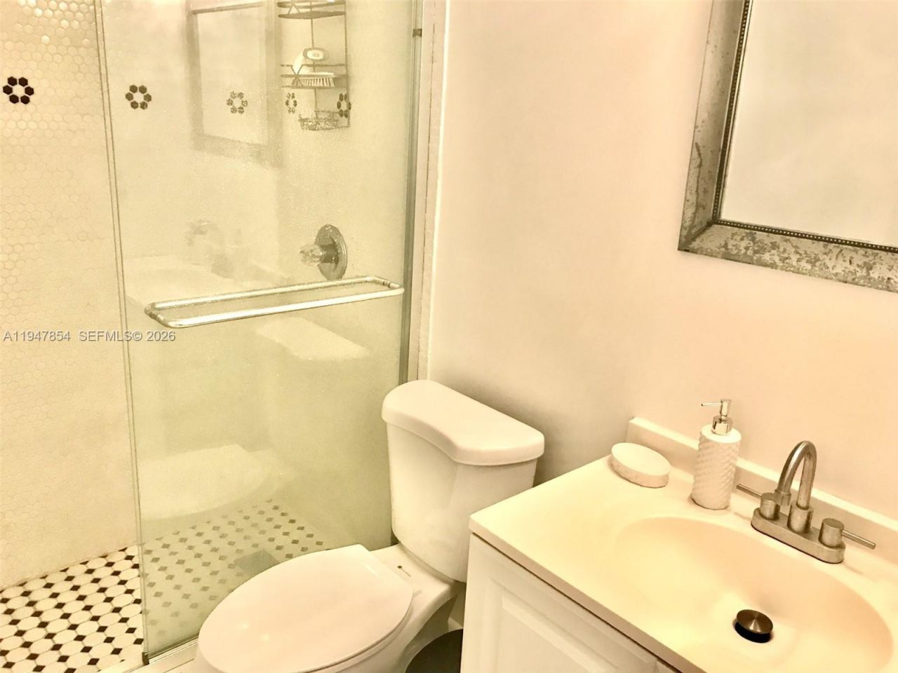 900 SW 11th Ave, Unit 7C, Hallandale Beach, FL 33009 Photo