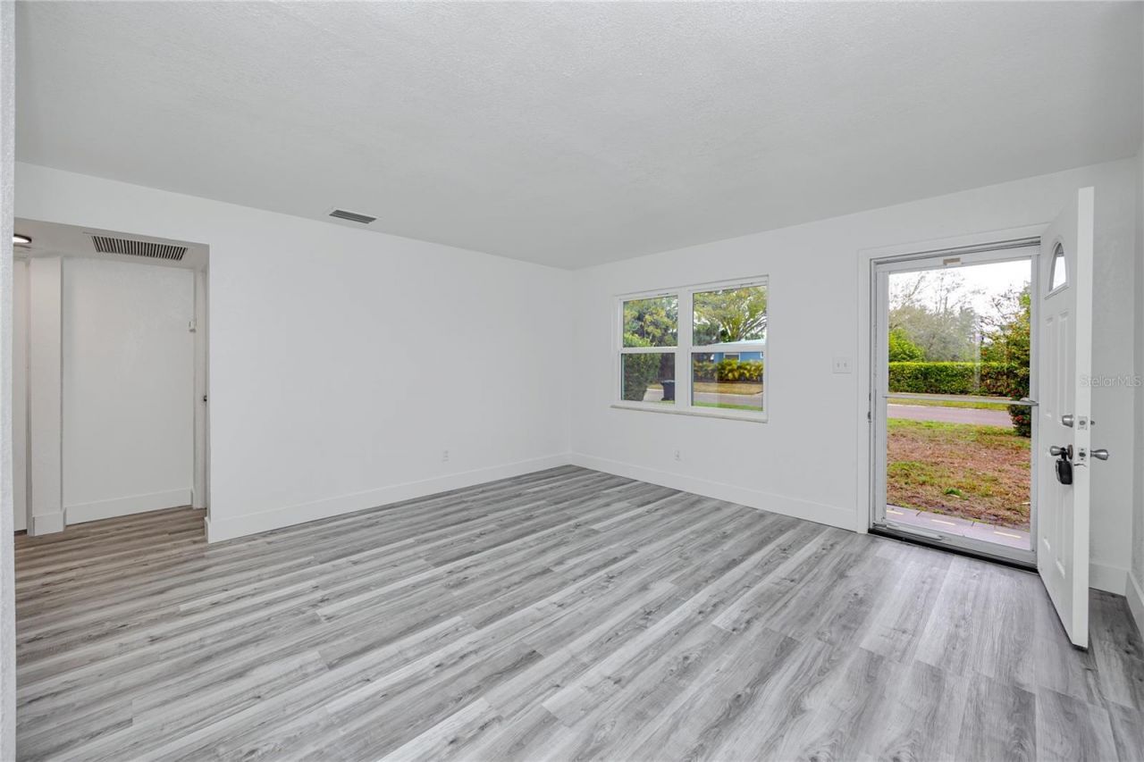 418 39th Avenue N, Saint Petersburg, FL 33703 Photo