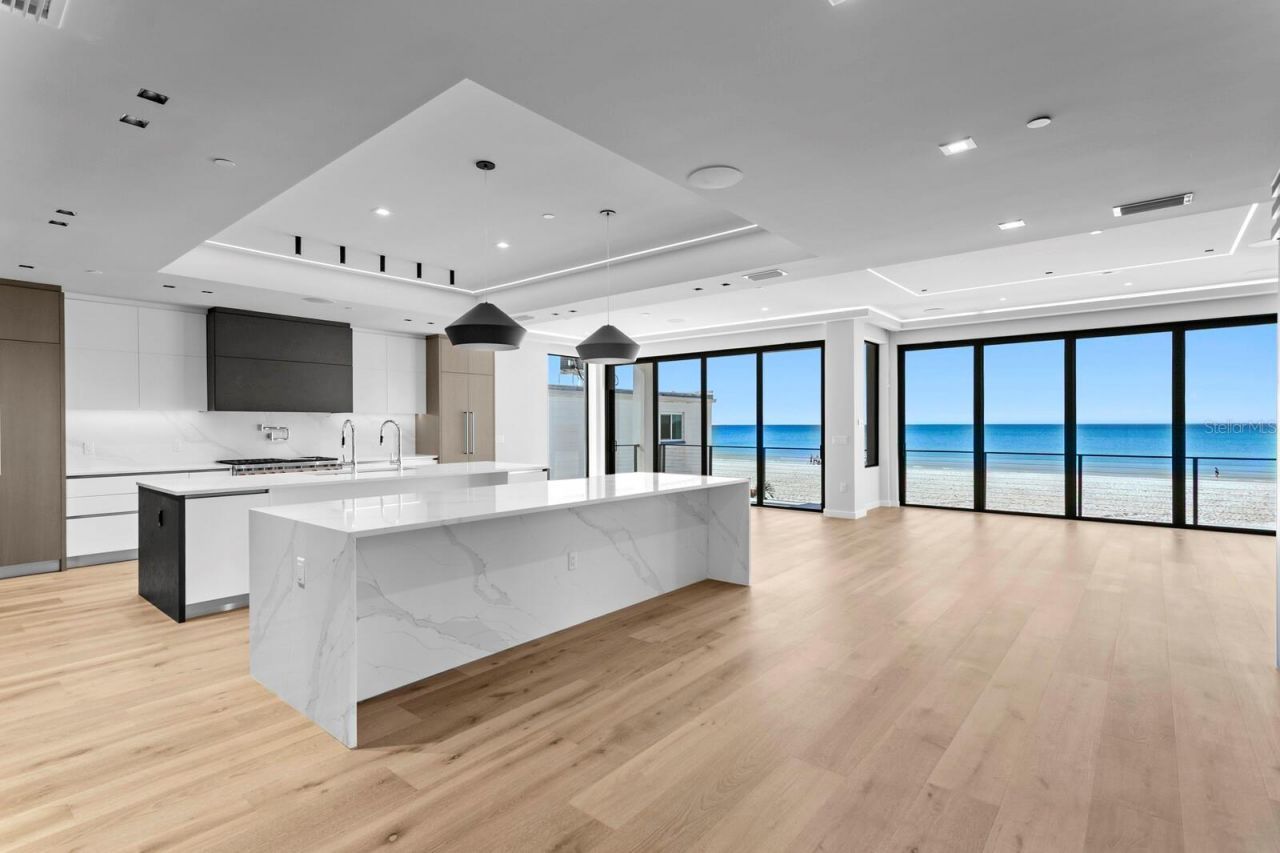 70 Gulf Boulevard, Indian Rocks Beach, FL 33785 Photo