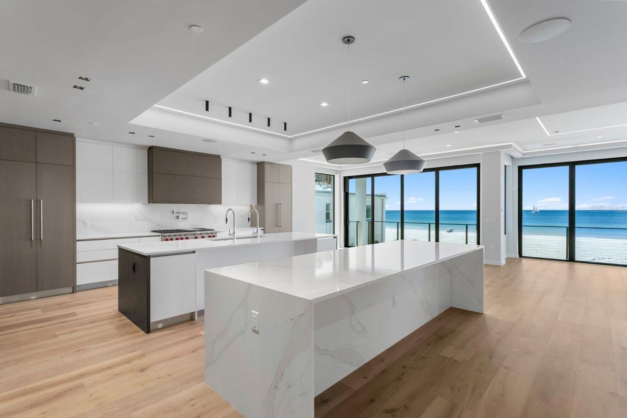 70 Gulf Boulevard, Indian Rocks Beach, FL 33785 Photo