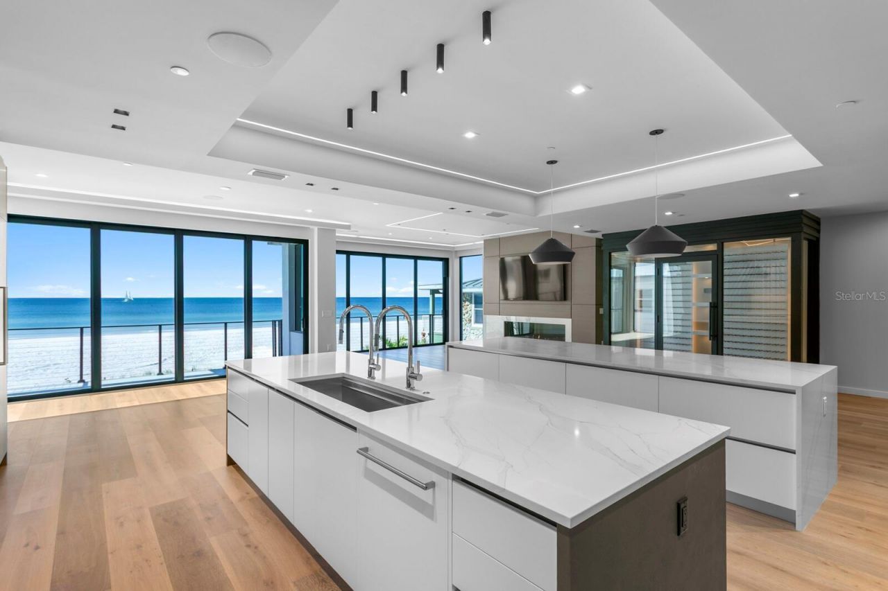 70 Gulf Boulevard, Indian Rocks Beach, FL 33785 Photo