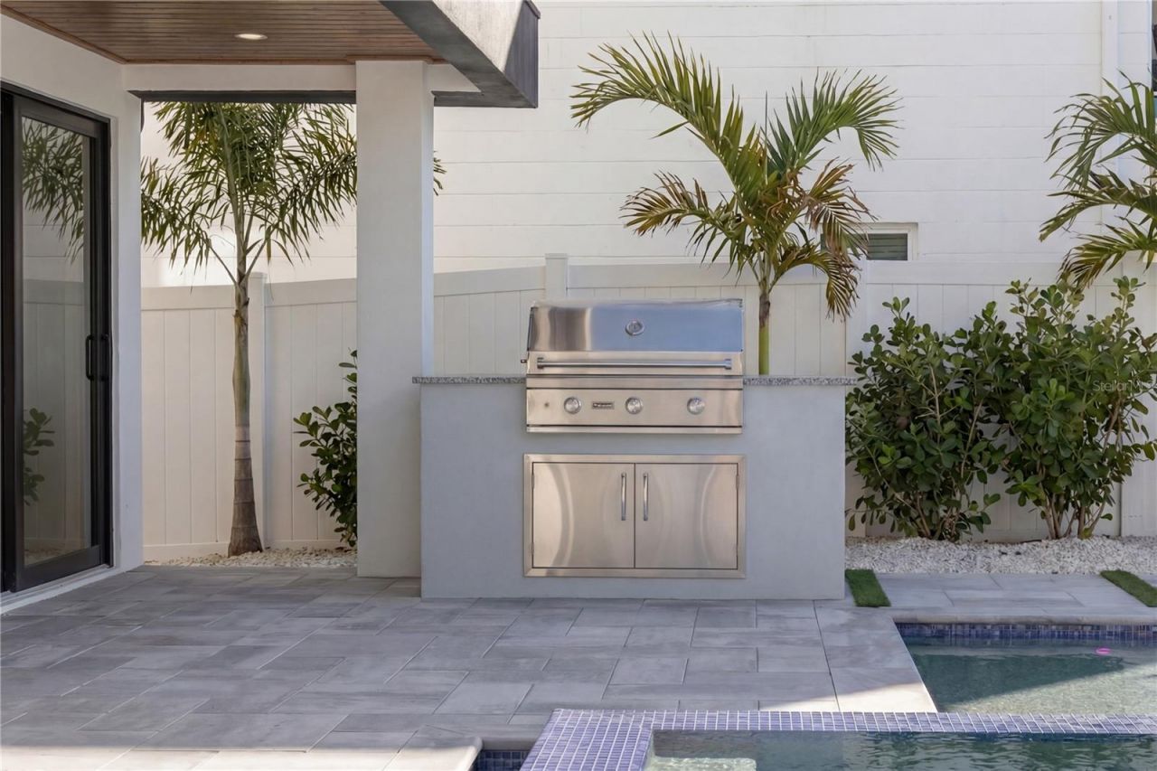 70 Gulf Boulevard, Indian Rocks Beach, FL 33785 Photo