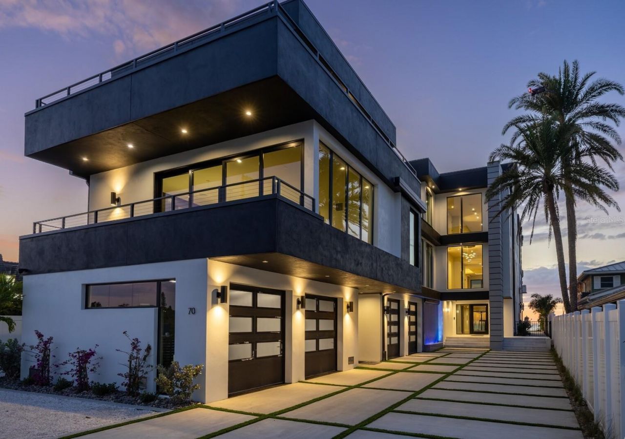 70 Gulf Boulevard, Indian Rocks Beach, FL 33785 Photo