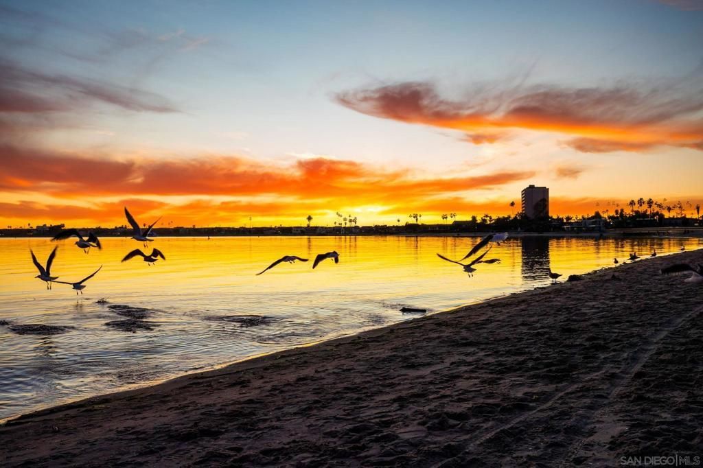 1221 Parker Pl, Unit 21, San Diego, CA 92109 Main Photo