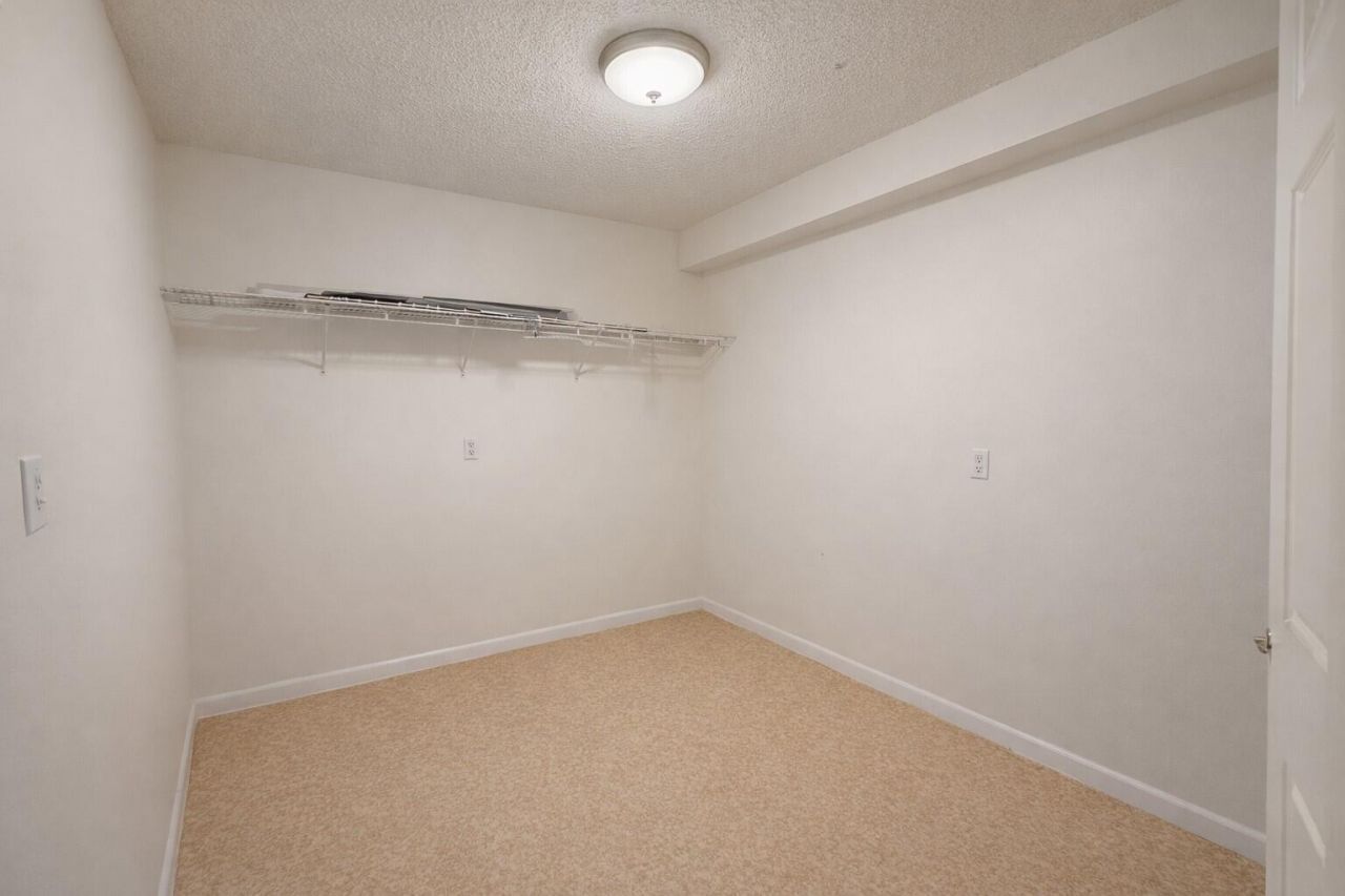 3826 Whitehall Drive, Unit 305, West Palm Beach, FL 33401 Photo