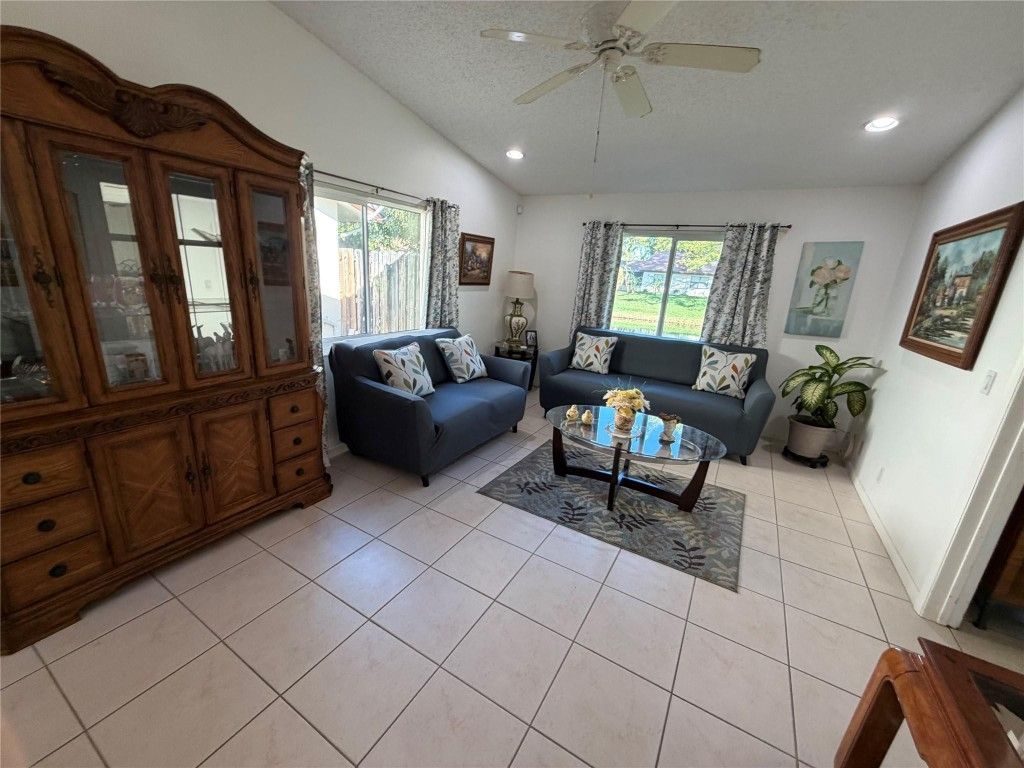 6711 S Parkway Drive, Unit 2-10, Margate, FL 33068 Photo