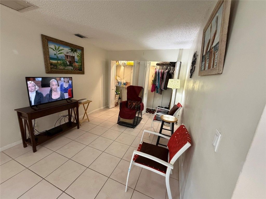 6711 S Parkway Drive, Unit 2-10, Margate, FL 33068 Photo