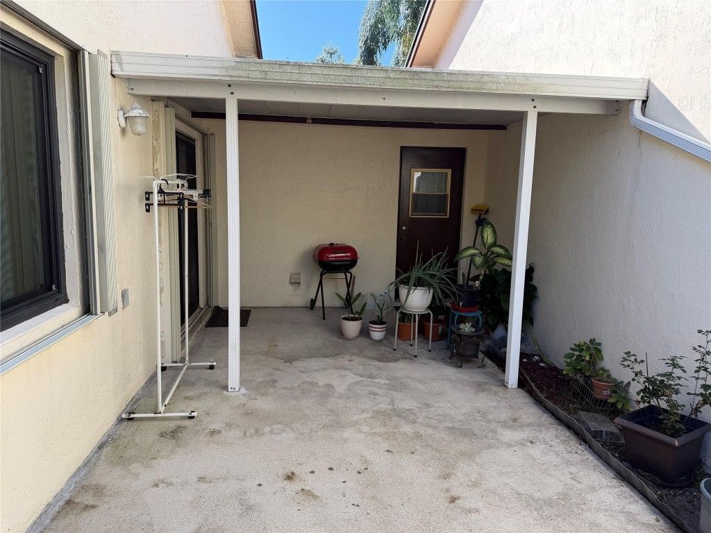6711 S Parkway Drive, Unit 2-10, Margate, FL 33068 Photo