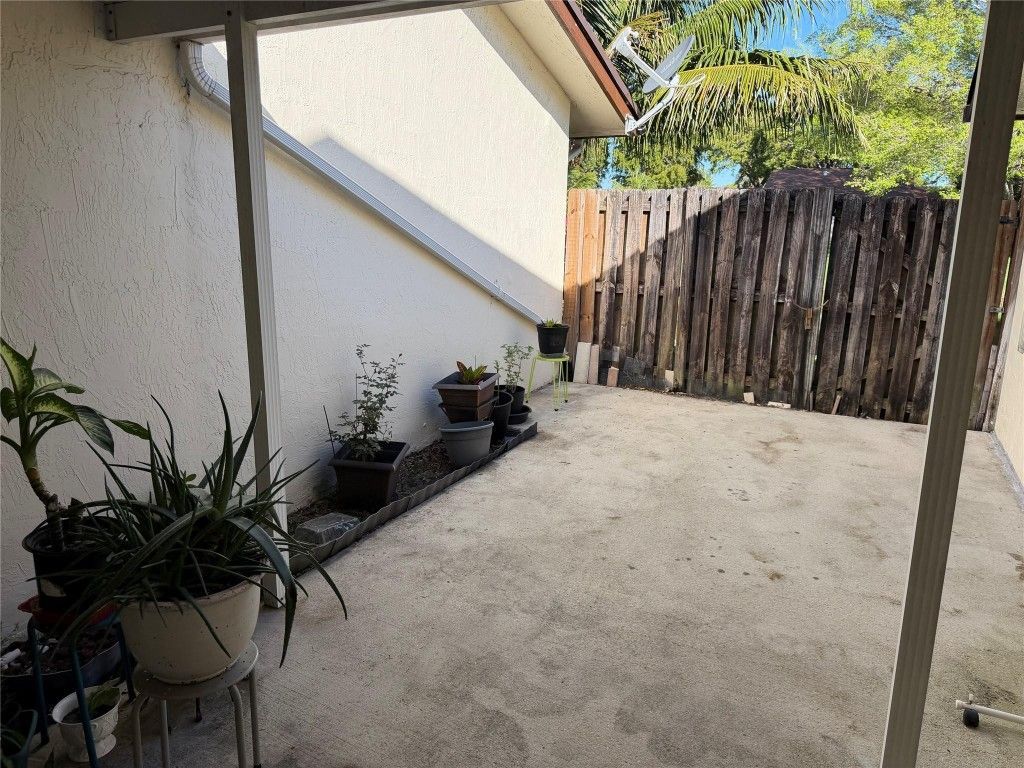 6711 S Parkway Drive, Unit 2-10, Margate, FL 33068 Photo