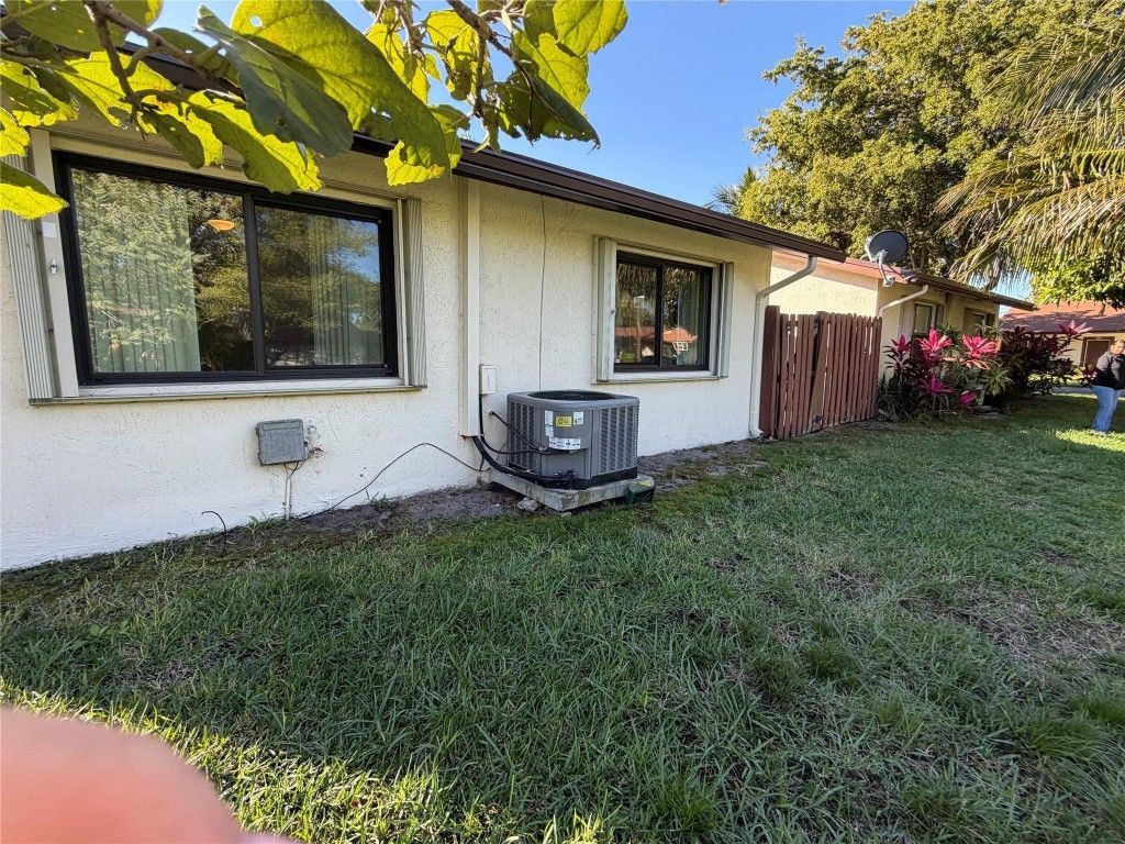 6711 S Parkway Drive, Unit 2-10, Margate, FL 33068 Photo