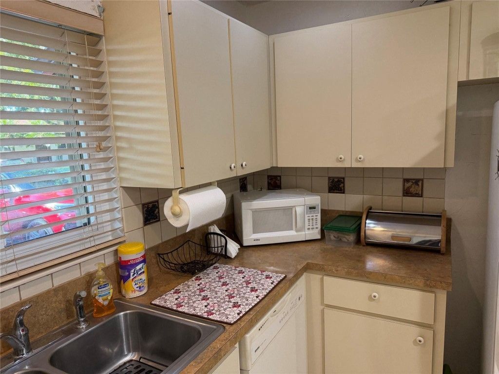 6711 S Parkway Drive, Unit 2-10, Margate, FL 33068 Photo