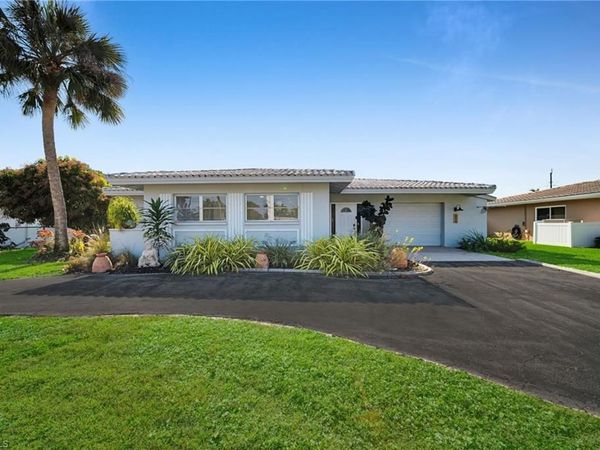 616 El Dorado PKWY E, CAPE CORAL, FL 33904