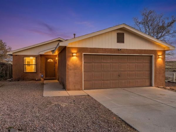 38 Sheba Place, Los Lunas, NM 87031
