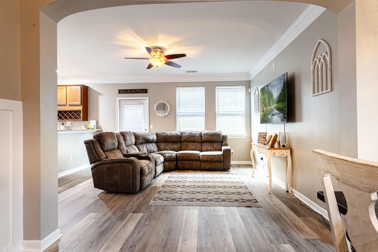 374 Sanctuary Park Drive Photo 13