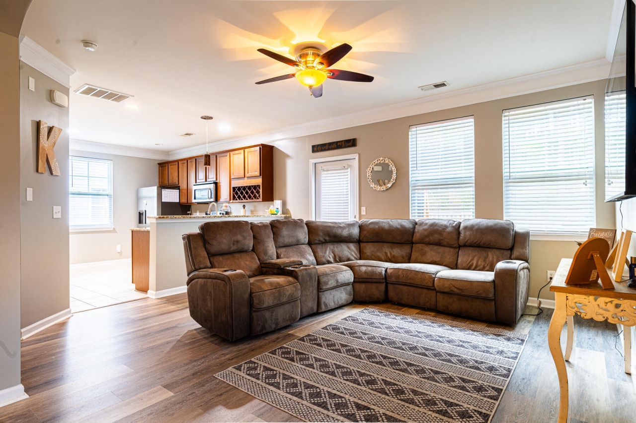 374 Sanctuary Park Drive Photo 15