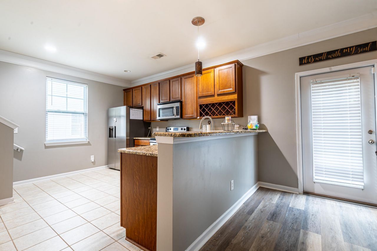 374 Sanctuary Park Drive Photo 16