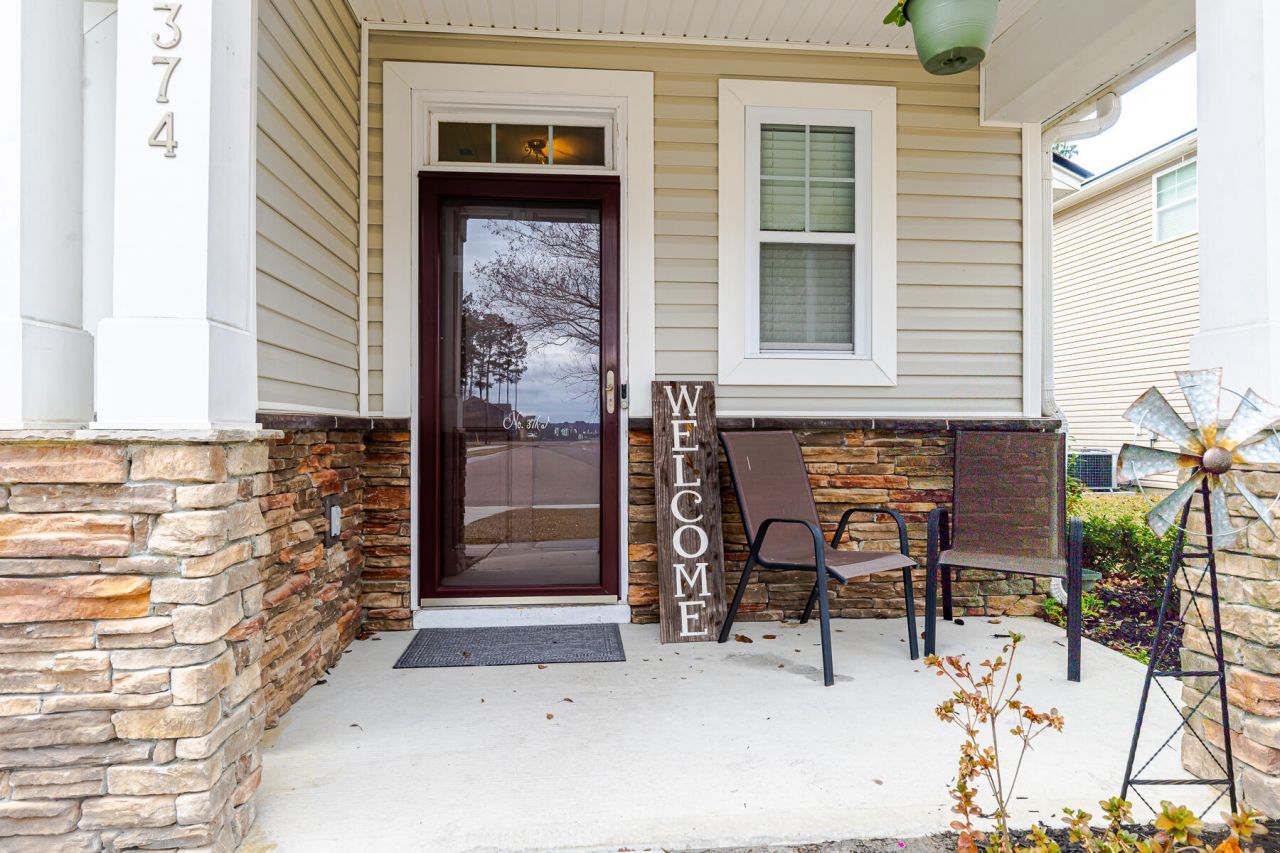 374 Sanctuary Park Drive Photo 4