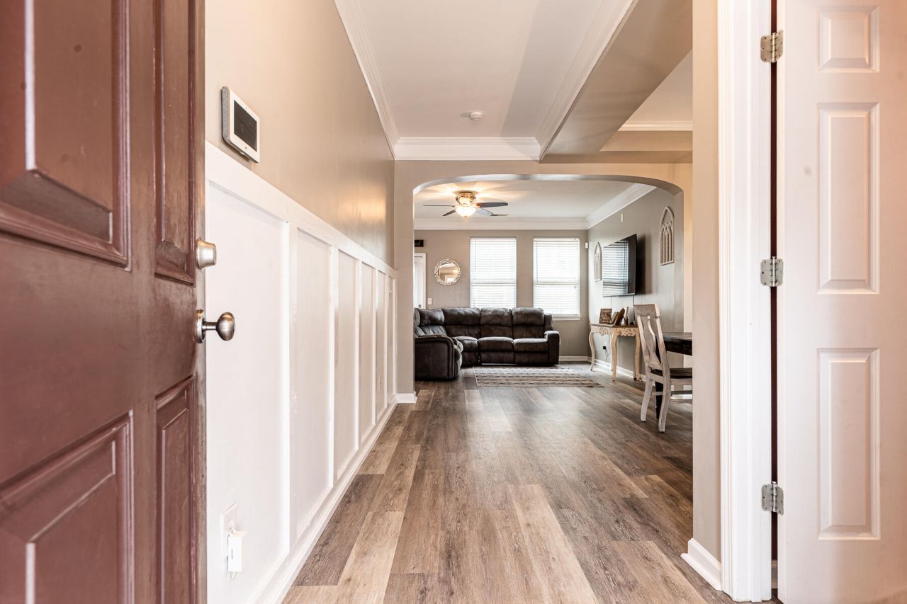 374 Sanctuary Park Drive Photo 6