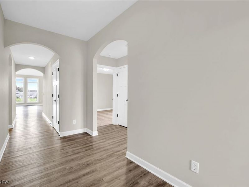 482 Meadow Trail SW, Hartville, OH 44632 Photo 10