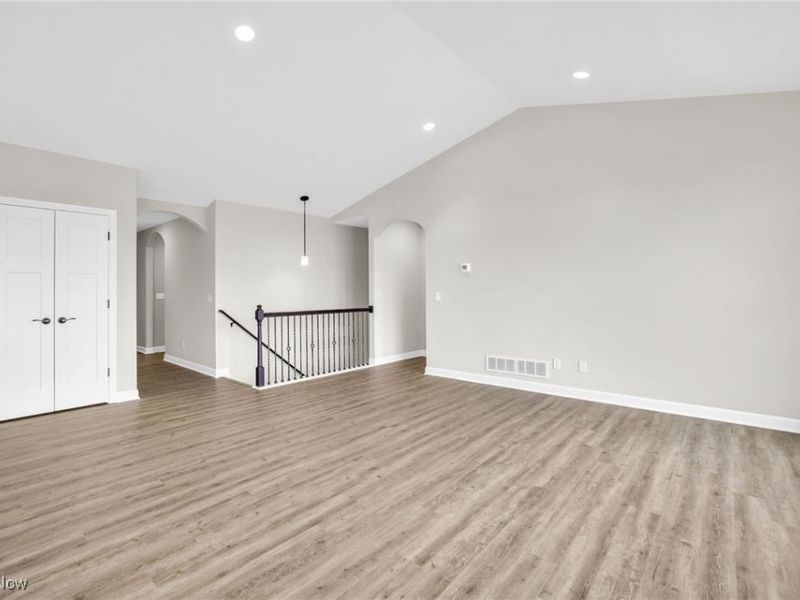 482 Meadow Trail SW, Hartville, OH 44632 Photo 13