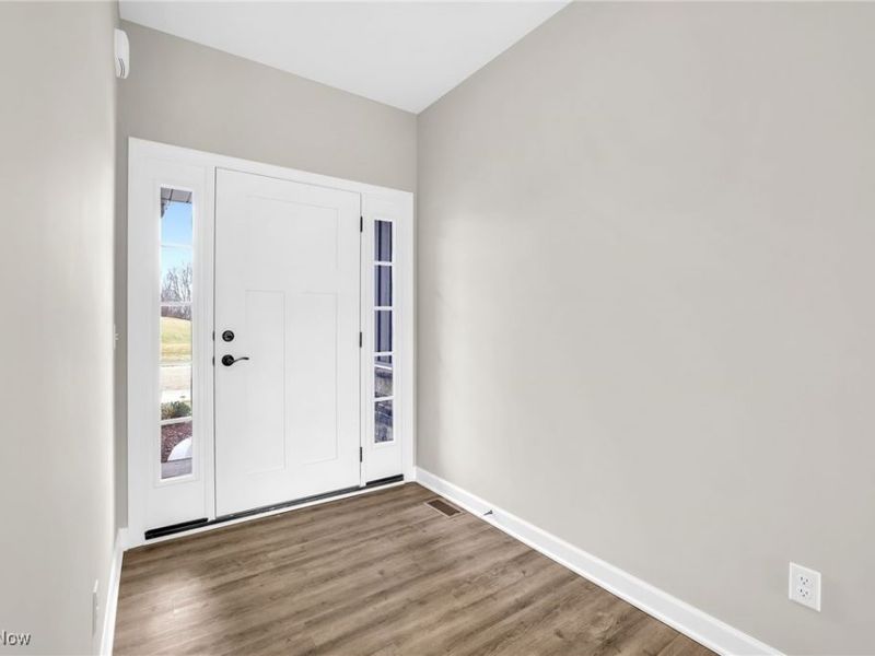 482 Meadow Trail SW, Hartville, OH 44632 Photo 9