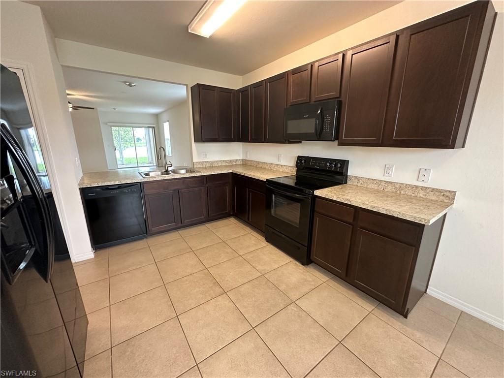 3488 Acapulco Cir, Cape Coral, FL 33909 Photo