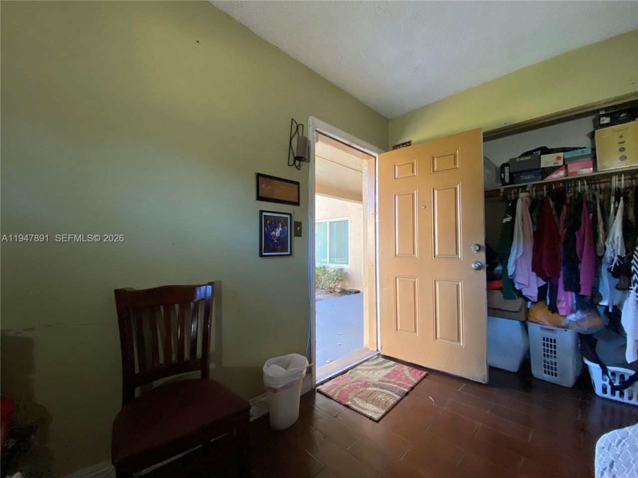 2412 NW 39th Way, Unit 101, Lauderdale Lakes, FL 33311 Photo