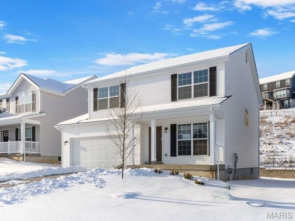 414 Winding Bluffs Court, Fenton, MO 63026