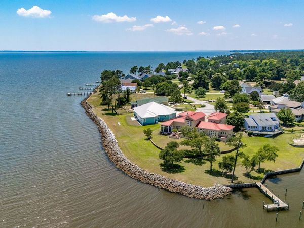 6054 Dolphin Road, Oriental, NC 28571