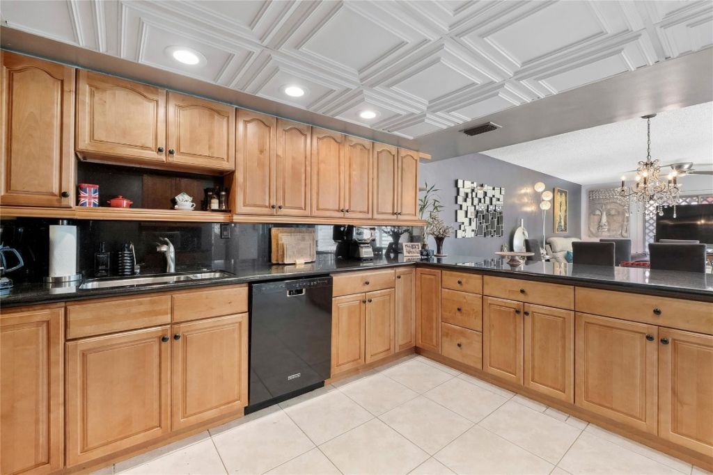 565 NW 98th Avenue, Unit 565, Plantation, FL 33324 Photo