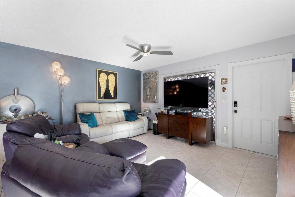 565 NW 98th Avenue, Unit 565, Plantation, FL 33324 Photo