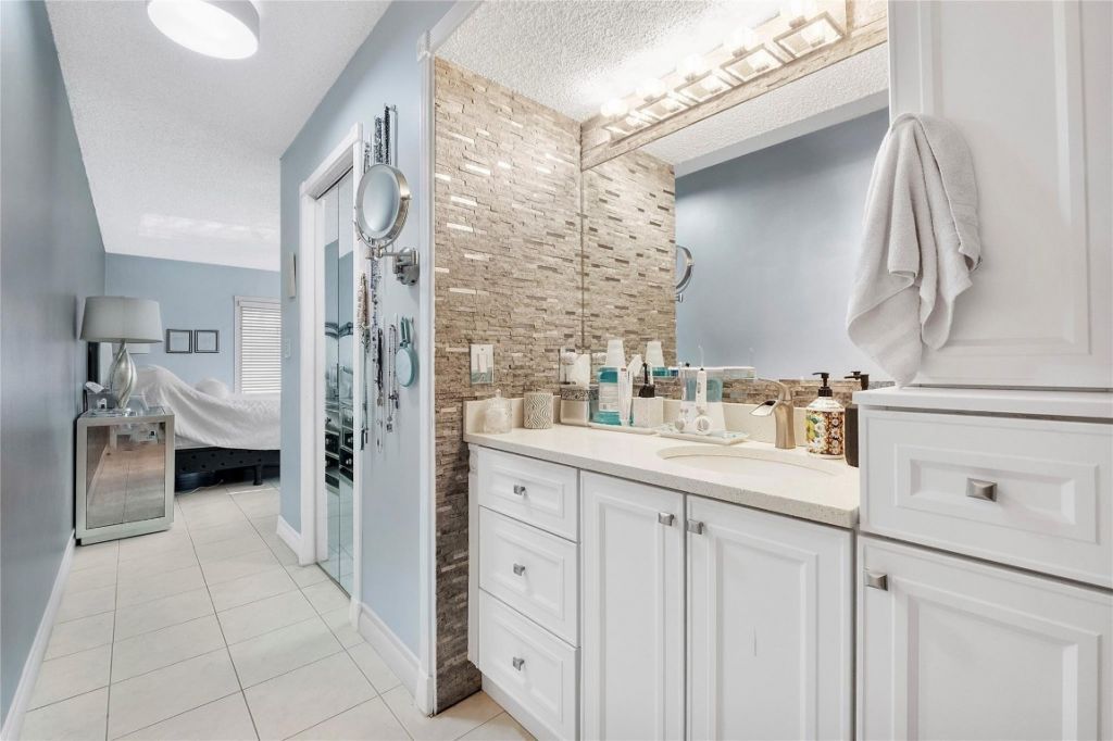 565 NW 98th Avenue, Unit 565, Plantation, FL 33324 Photo