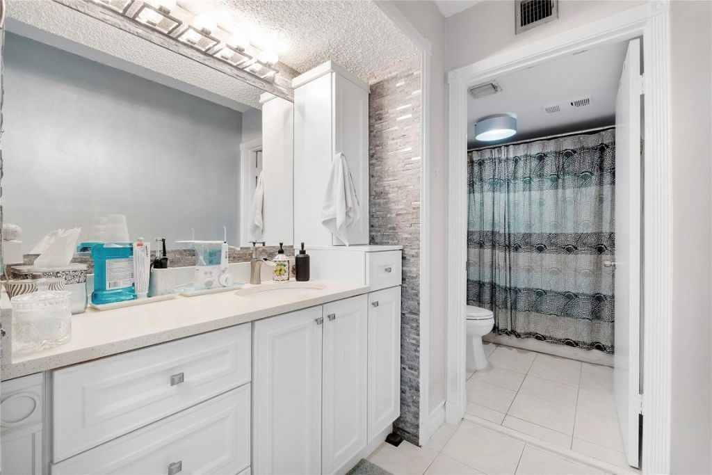 565 NW 98th Avenue, Unit 565, Plantation, FL 33324 Photo