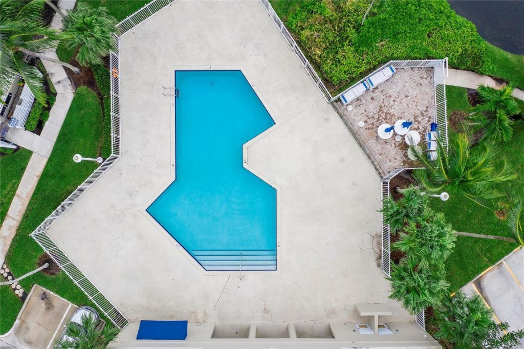 565 NW 98th Avenue, Unit 565, Plantation, FL 33324 Photo