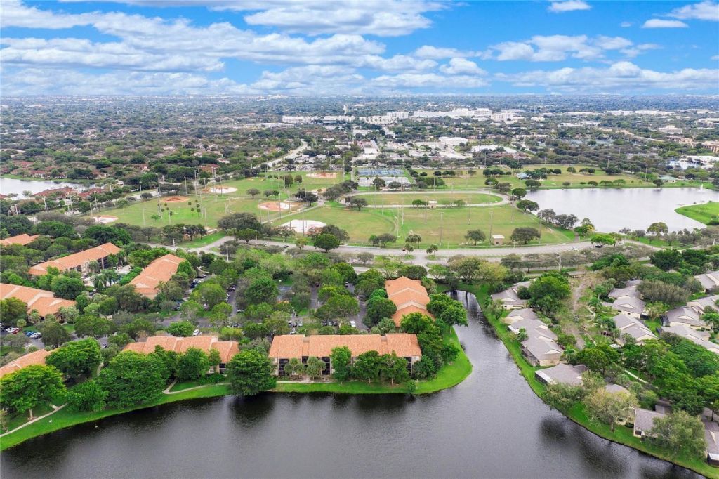 565 NW 98th Avenue, Unit 565, Plantation, FL 33324 Photo