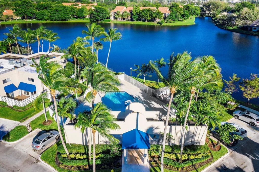 565 NW 98th Avenue, Unit 565, Plantation, FL 33324 Photo