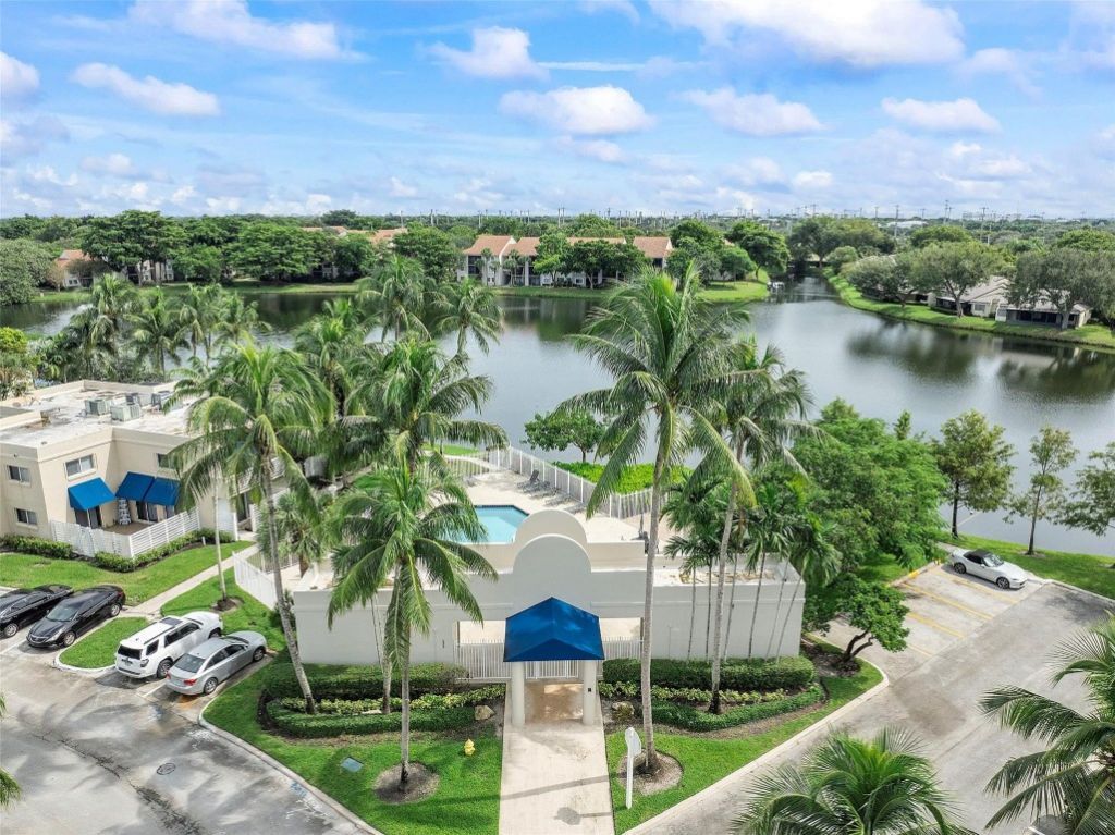 565 NW 98th Avenue, Unit 565, Plantation, FL 33324 Photo