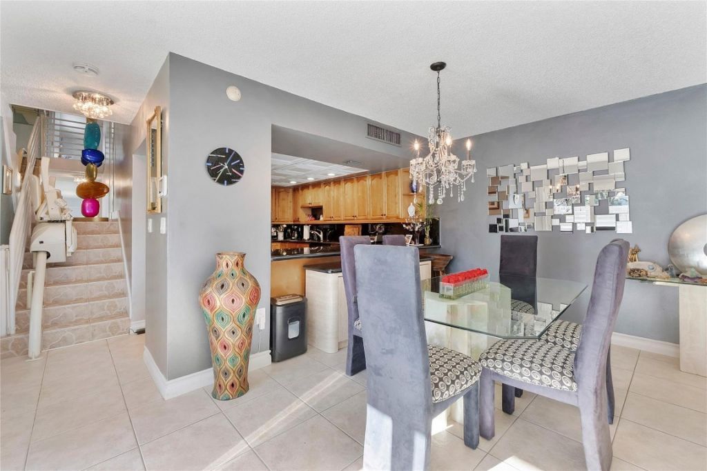 565 NW 98th Avenue, Unit 565, Plantation, FL 33324 Photo