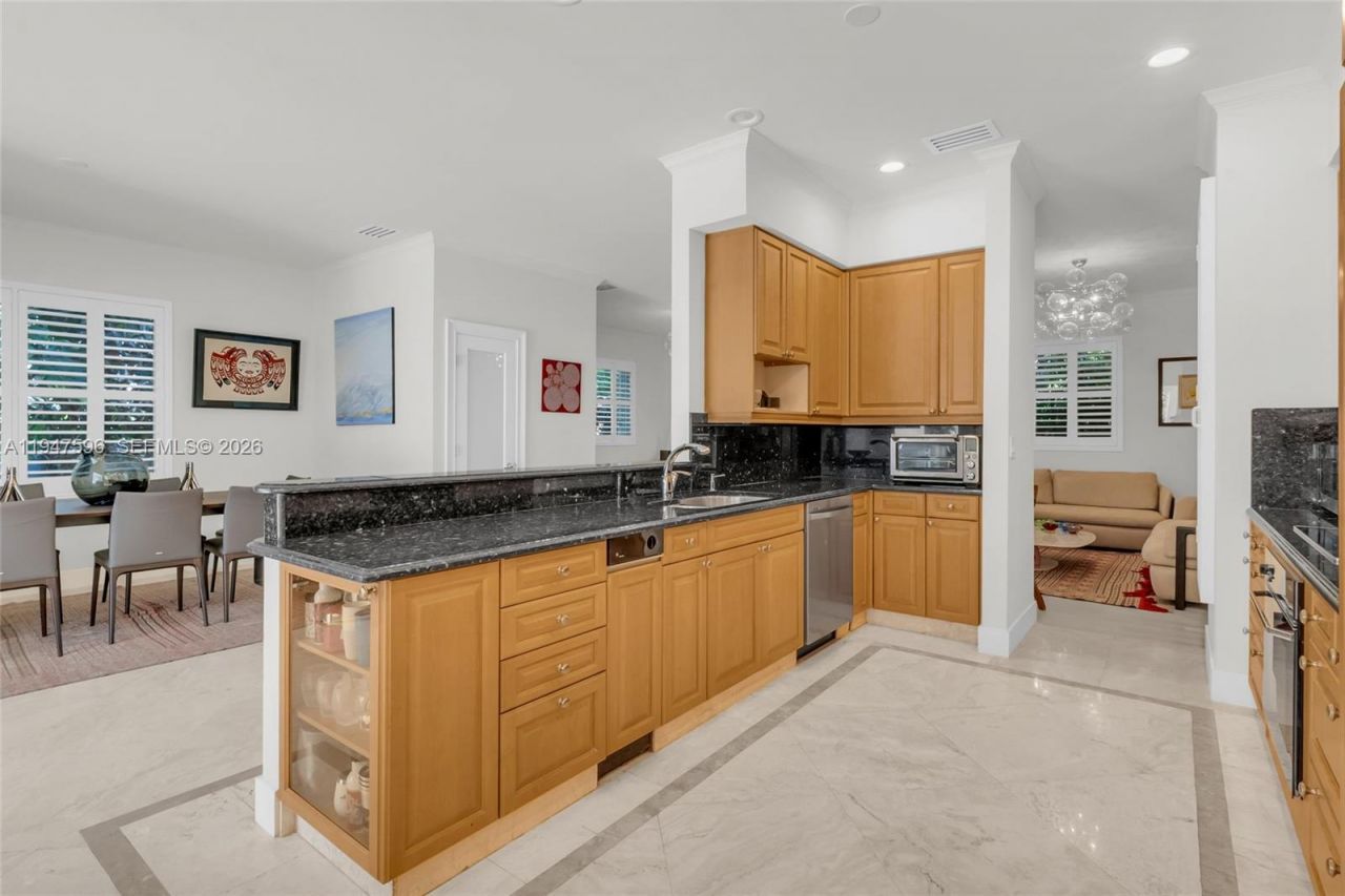 5794 SW 76th Ter, South Miami, FL 33143 Photo